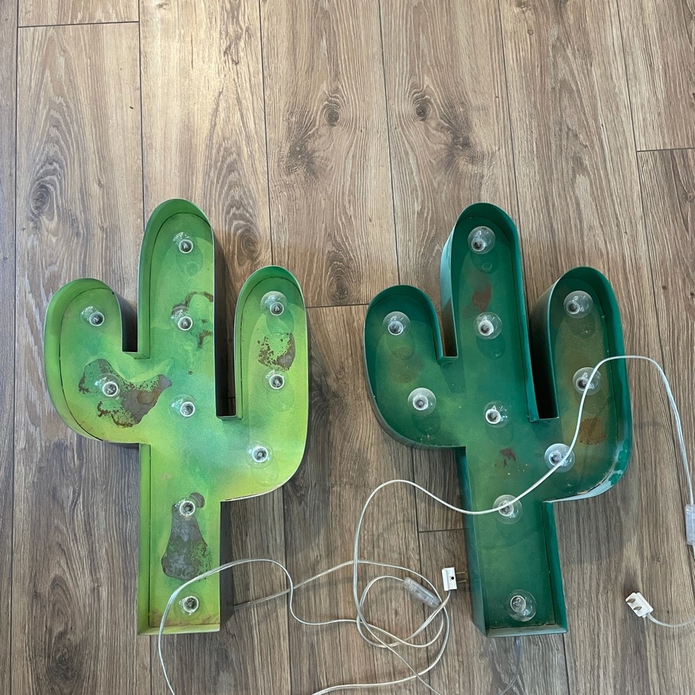 Metal Marquee Cactus